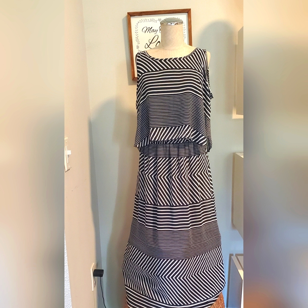 ROBERTLOUIS Black and White Striped Maxi Dressi Size M